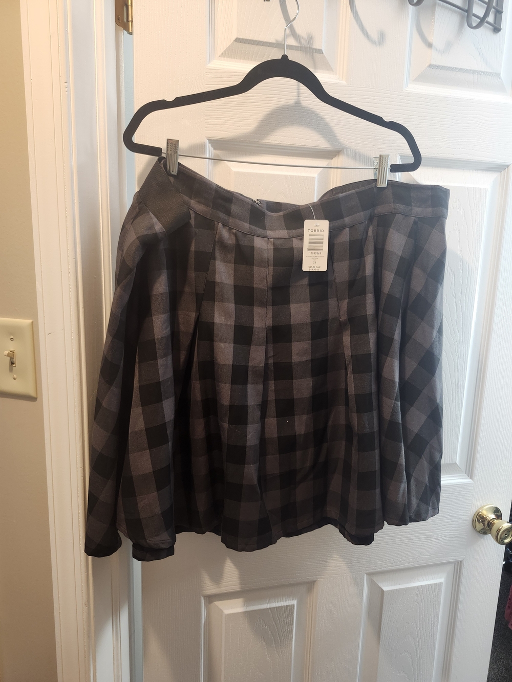 Torrid Black and Gray Plaid Circle Skirt,, Size 26 = 4X
